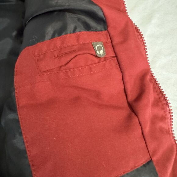St. John's Bay Men’s Size Large Puffer Vest Navy Red/Rust color Zip Closure. - Picture 6 of 9
